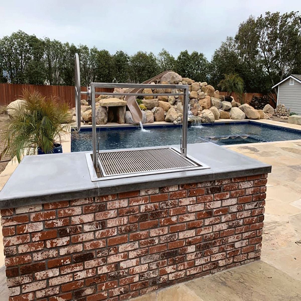 Grill insert for brick island