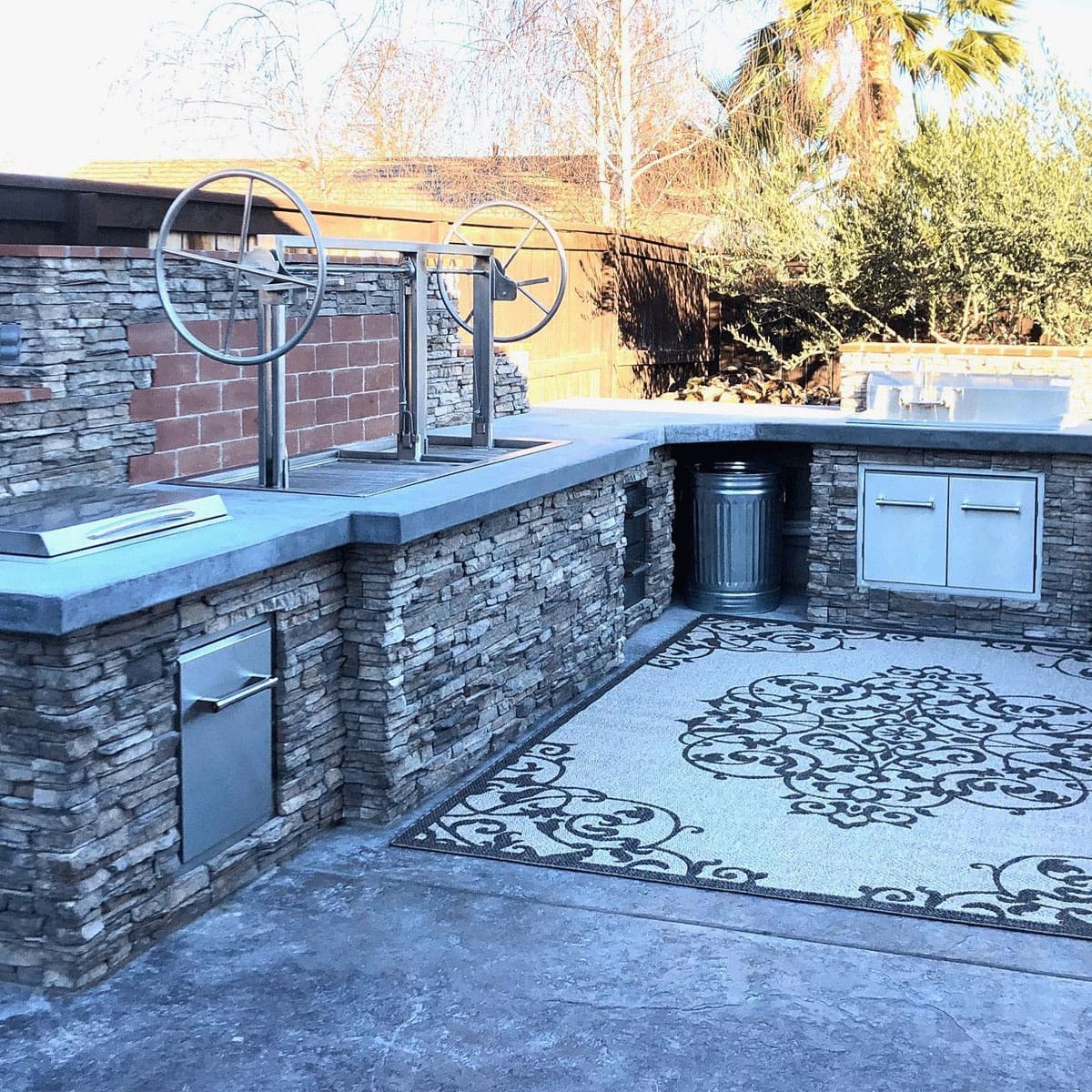 Grill insert in stainless steel for outdoor kitchen counter installation